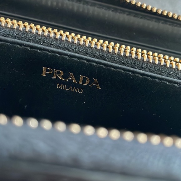 Prada Large Vitello Move Wallet - Picture 8 of 8
